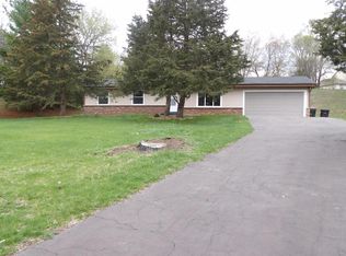 W303S8343 Forest Ct N, Mukwonago, WI 53149