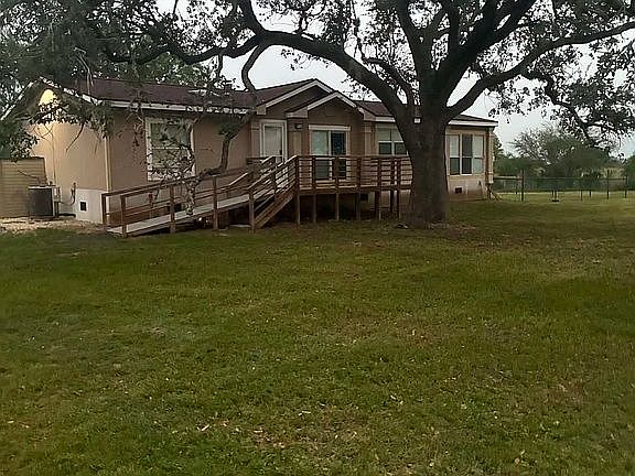 Front with large deck