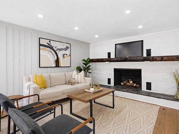 4th image of 734 W Hollis Street