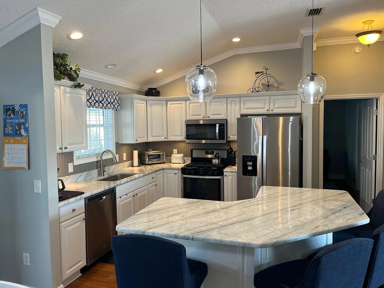 3 bed, 1392 sqft, $1,700 — Photo 3