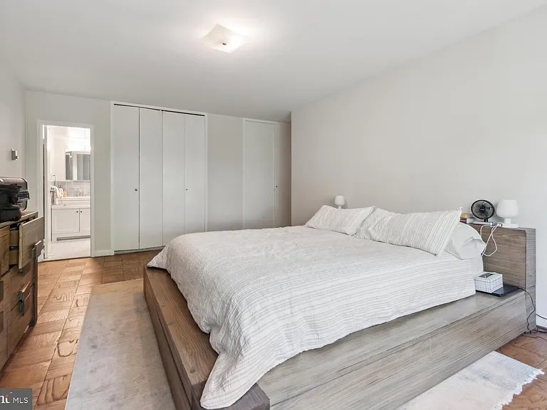 4201 Cathedral Ave NW #914W — Photo 18