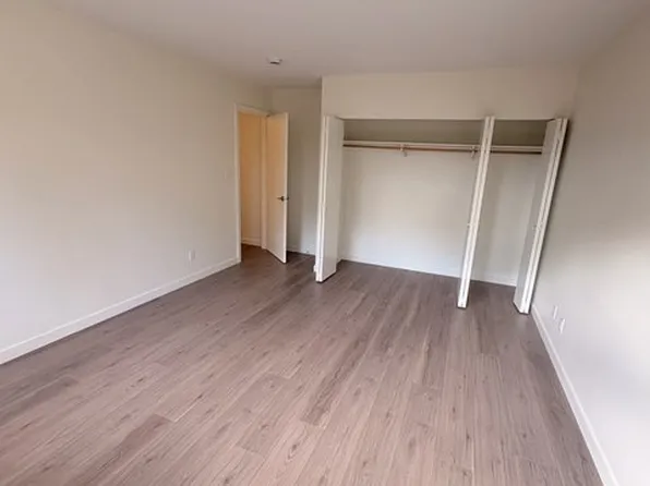 260 E 12th St, North Vancouver, BC