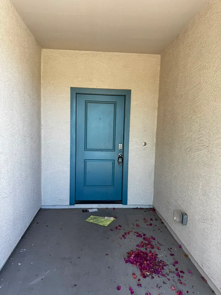 4 bed, 2338 sqft, $2,200 — Photo 2