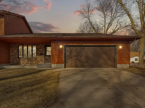 921 Queen Ave N, Glencoe, MN 55336