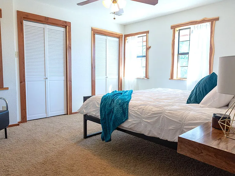 1381 Greenbriar Dr — Photo 18
