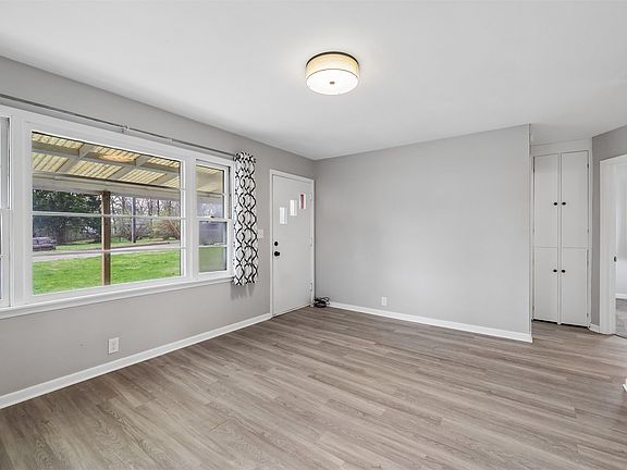 5th image of 510 W 5th Ave