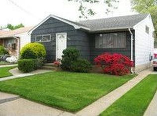 723 127th St, College Point, NY 11356
