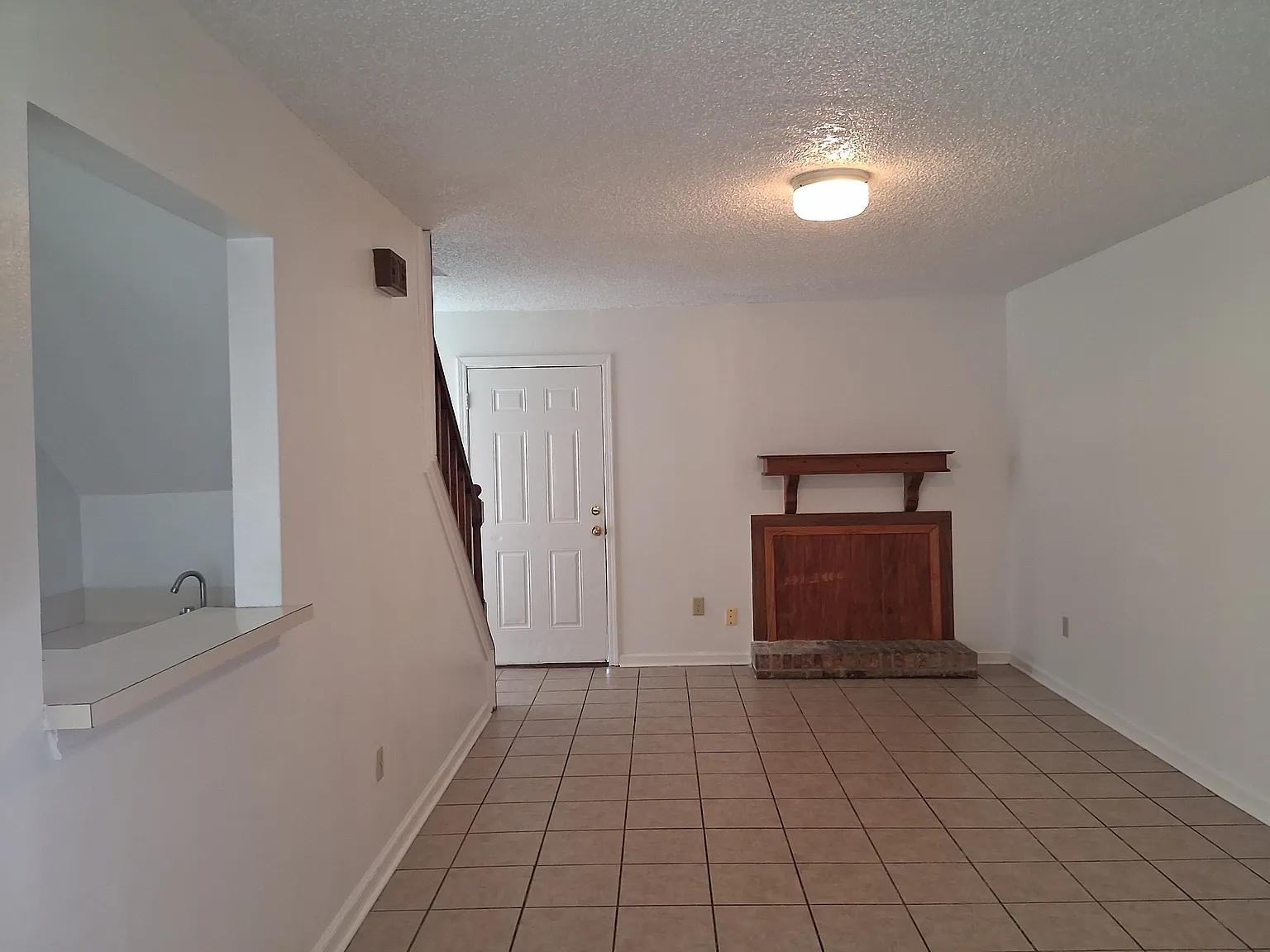 116 D Oakridge Ave - 1 — Photo 3