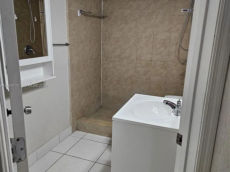 3431 SW 4th St #1 — Photo 16