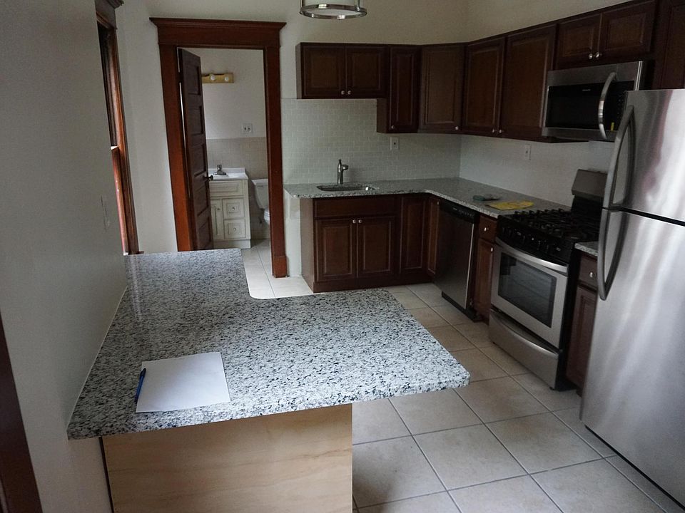1st image of 39 College St APT 1
