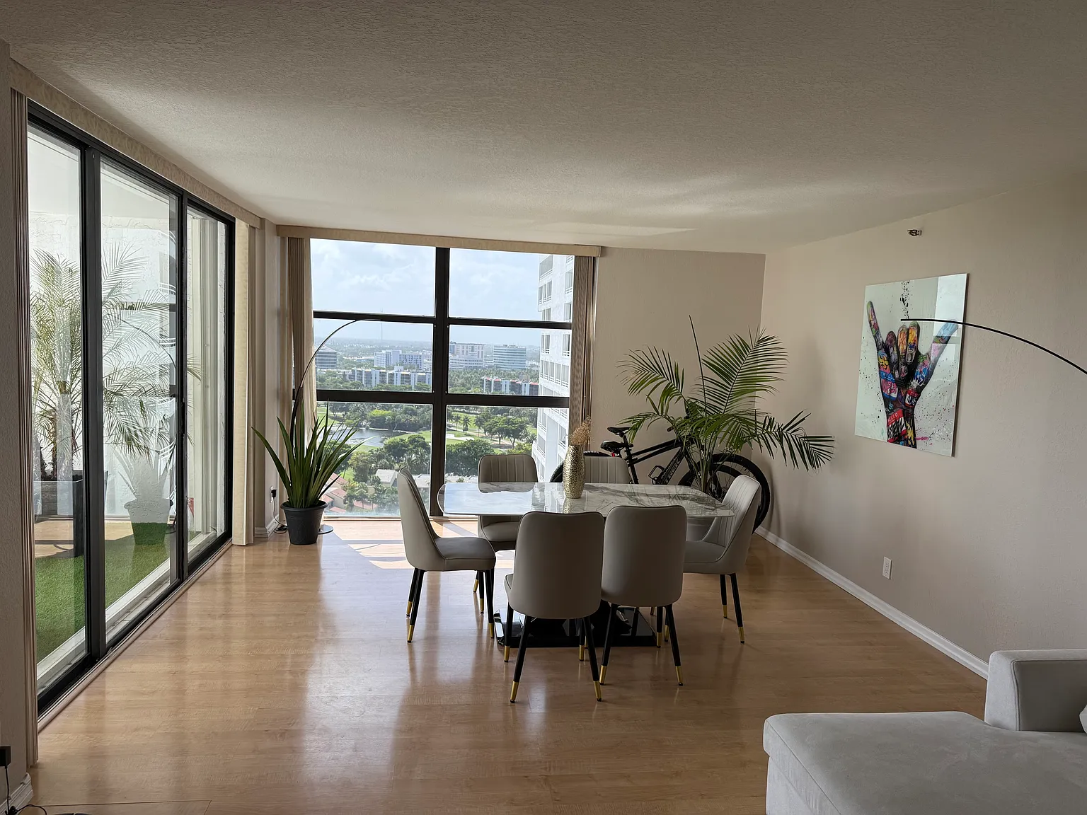 2 bed, 1300 sqft, $3,000 — Photo 4