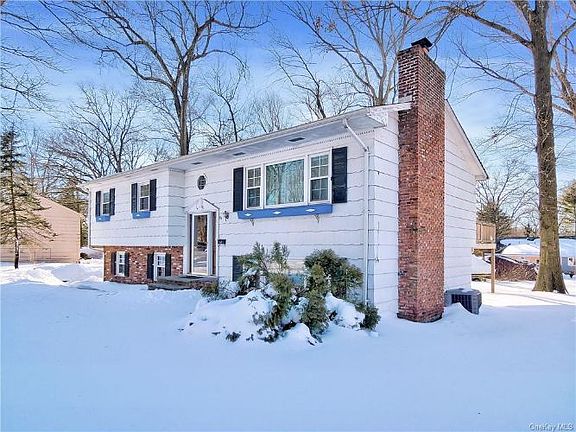 3rd image of 33 Freedman Ave