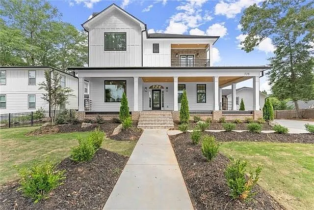 4 bed, 4.5 bath, 3019 sqft, $4,995 — Photo 2