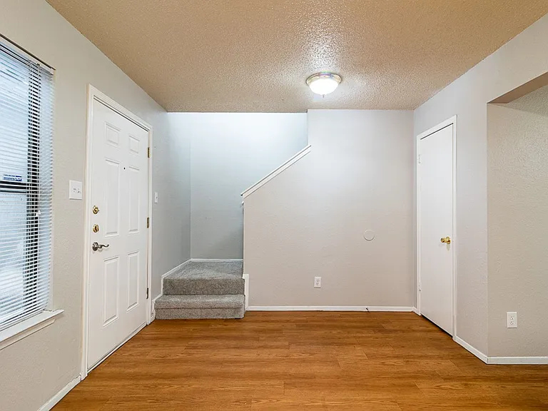 2906 Jadewood Ct #B — Photo 9