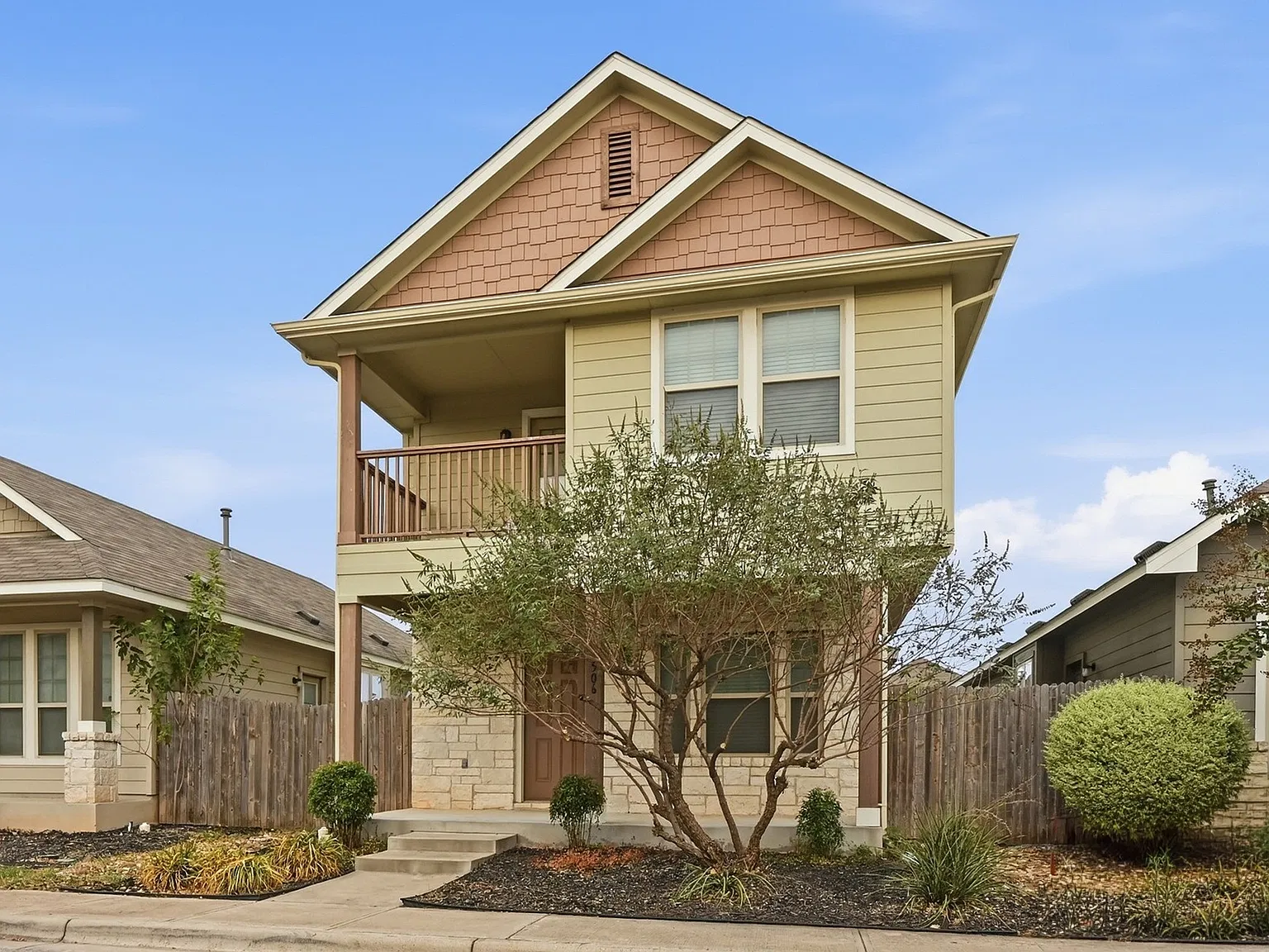 3 bed, 2.5 bath, 1310 sqft, $1,650 — Photo 2