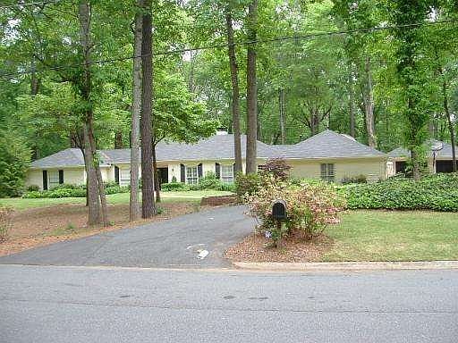 1st image of 441 Tam Oshanter Dr SE
