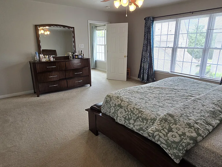 4804 Coachmans Landing Ct — Photo 44