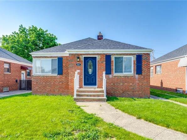 2112 Grovewood Ave, Parma, OH 44134