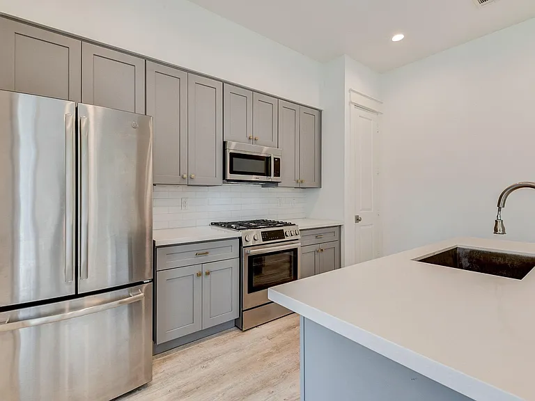 2705 Oakwood Crest Ln — Photo 31