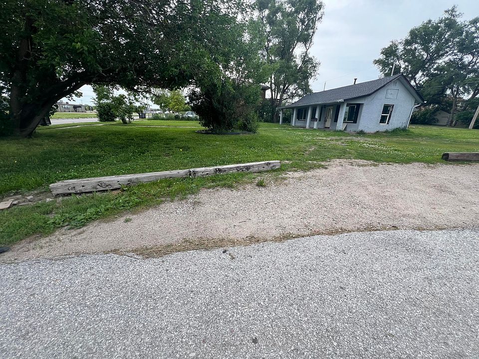 2nd image of 2929 2nd Ave