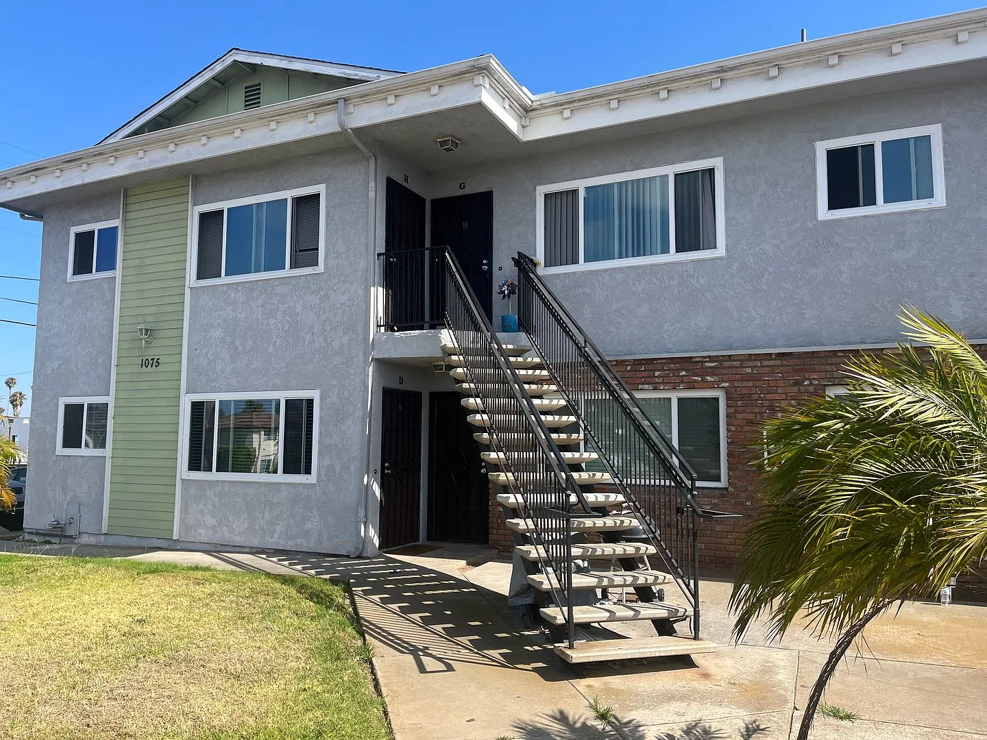 1075 Donax Ave — Photo 1