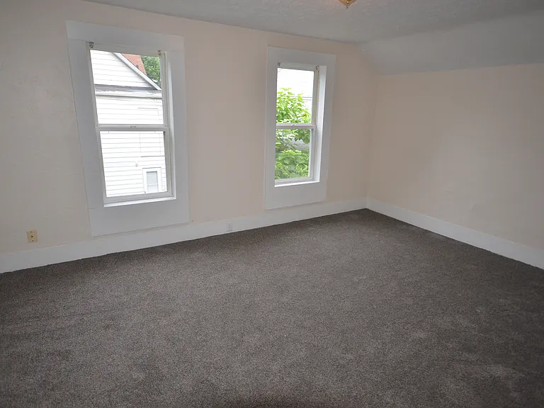 130 Roswell St — Photo 14