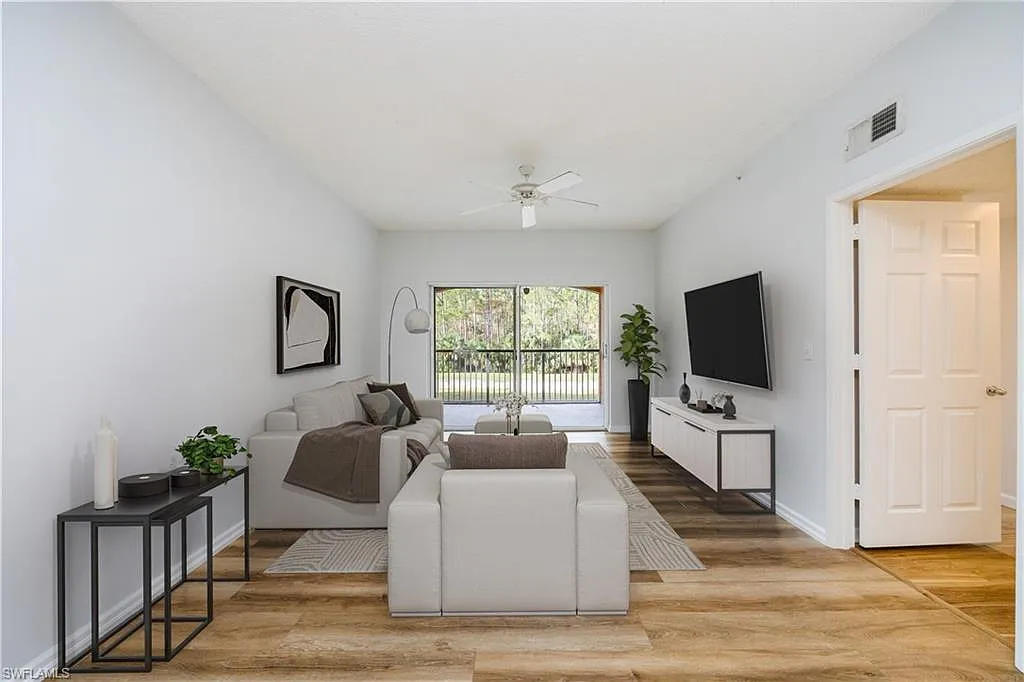 3 bed, 1189 sqft, $2,100 — Photo 4