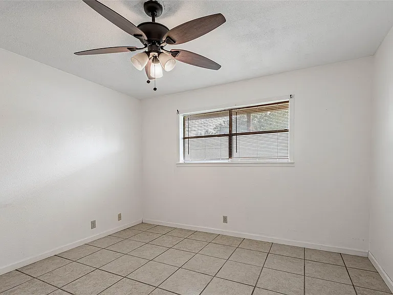120 McAdams Ln #G — Photo 10