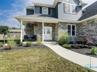16188 Forest Edge Dr, Findlay, OH 45840