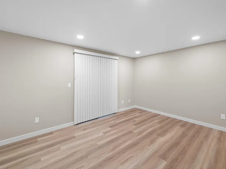 Cascades Apartments — Photo 26