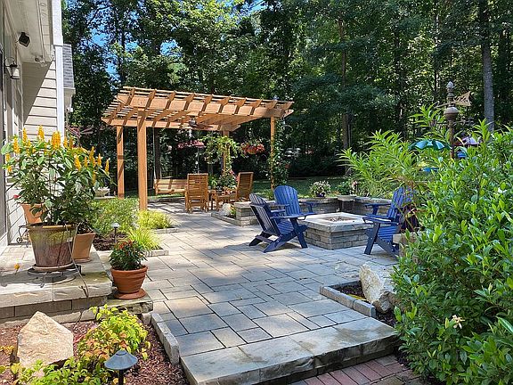 Patio, pergola & firepit