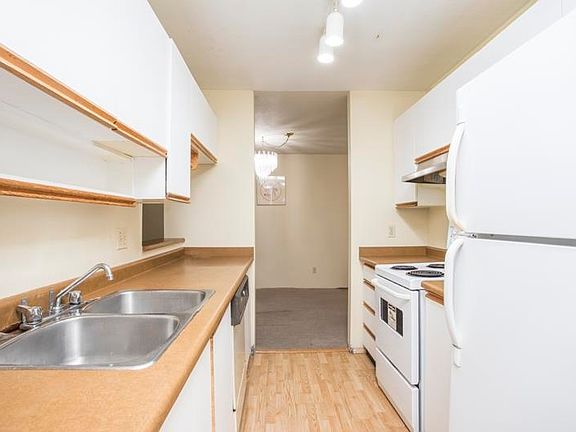 4th image of 7751 Minoru Blvd #114