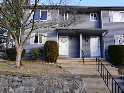 479 Providence St APT B1, Warwick, RI, 02886