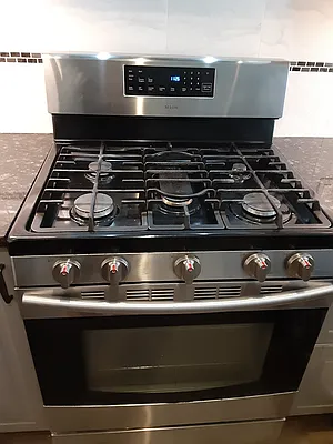 Rented by Sally Raia LLC | media 18