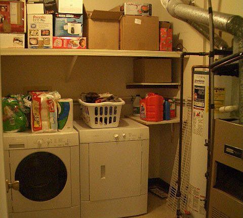 FULL SIZE LAUNDARY ROOM