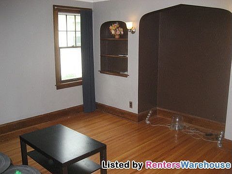 3rd image of 2315 McKinley St NE