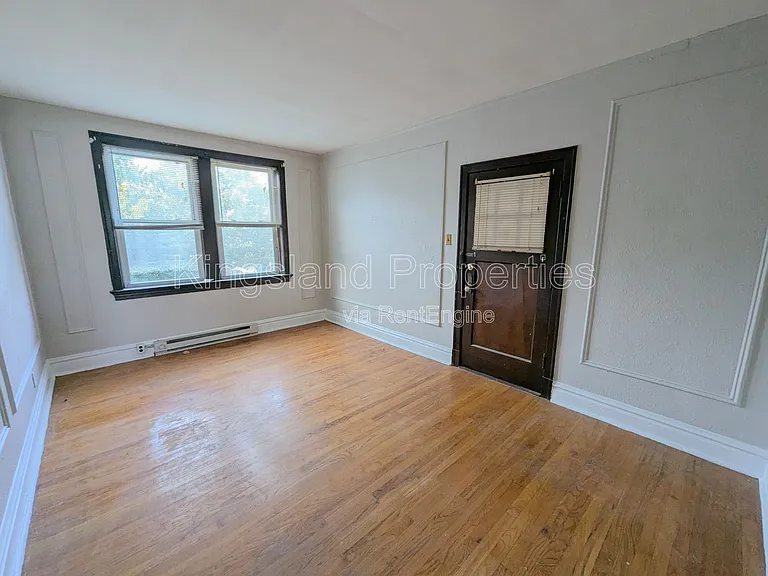 3862 S Spring Ave #3E — Photo 2