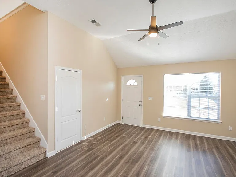 405 Knob Ct — Photo 5