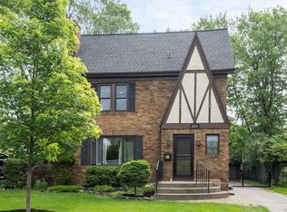 204 Monroe Dr, Williamsville, NY 14221