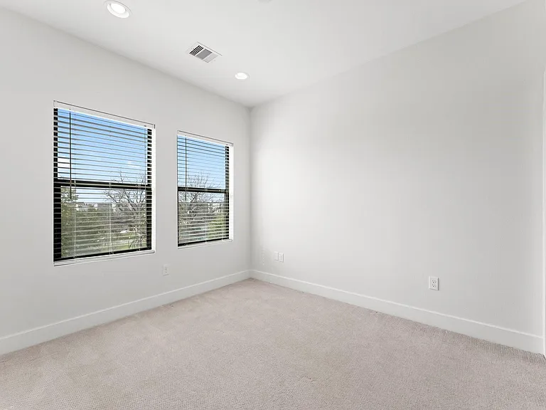 2909 Gillespie St #A — Photo 24