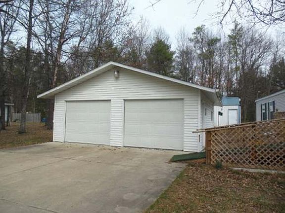 4th image of 649 N Bass Lake Ave
