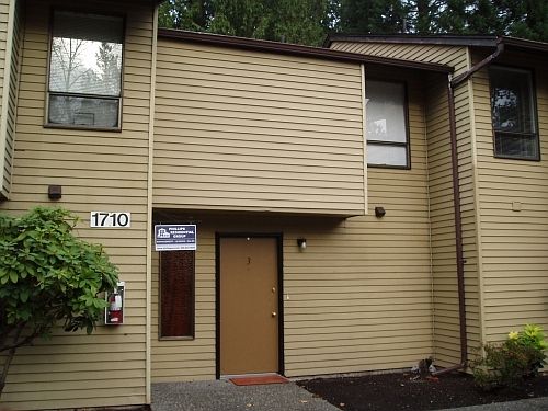 1st image of 1710 NE 145th St APT 3
