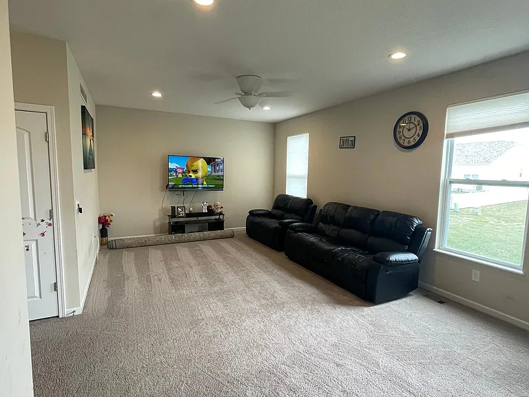 515 Weaver Ridge Dr — Photo 13