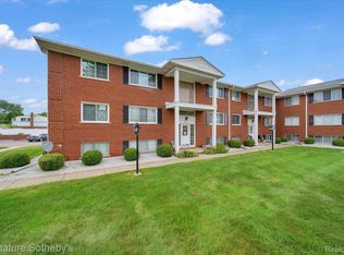 8260 Crestview Dr #C1, Sterling Heights, MI 48312