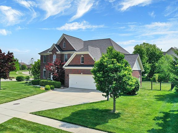 2nd image of 4296 Honeysuckle Ln
