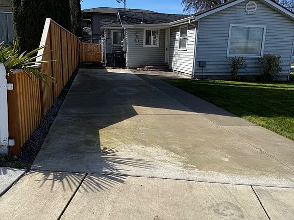 819 Pine Street - New fence