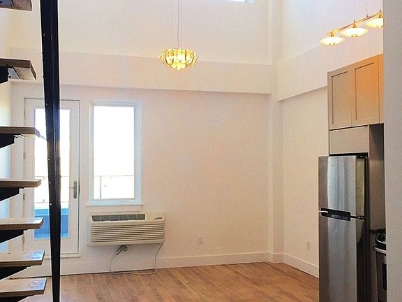 2nd image of 588 Myrtle Ave APT 5C