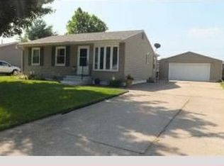 308 19th Avenue Ct W, Milan, IL 61264