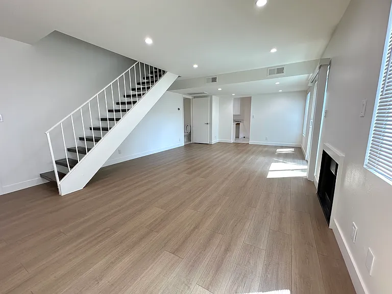 4727 Kester Ave #104 — Photo 5