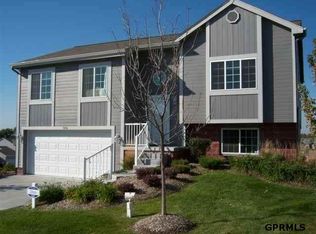 16918 N Camden Ave, Omaha, NE 68116